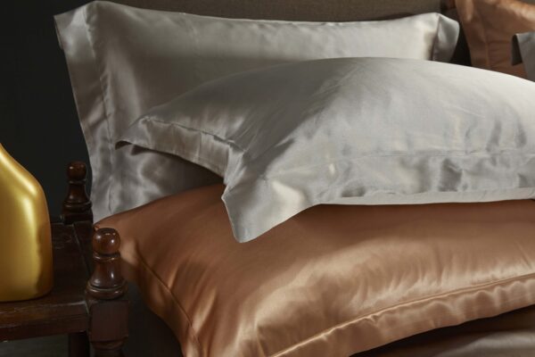 Light gray 16 Momme 4PCs Silk Sheet Set - Image 4