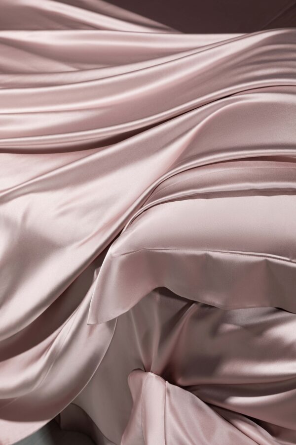 Blush Pink 25 Momme 4PCs Silk Sheet Set - Image 5