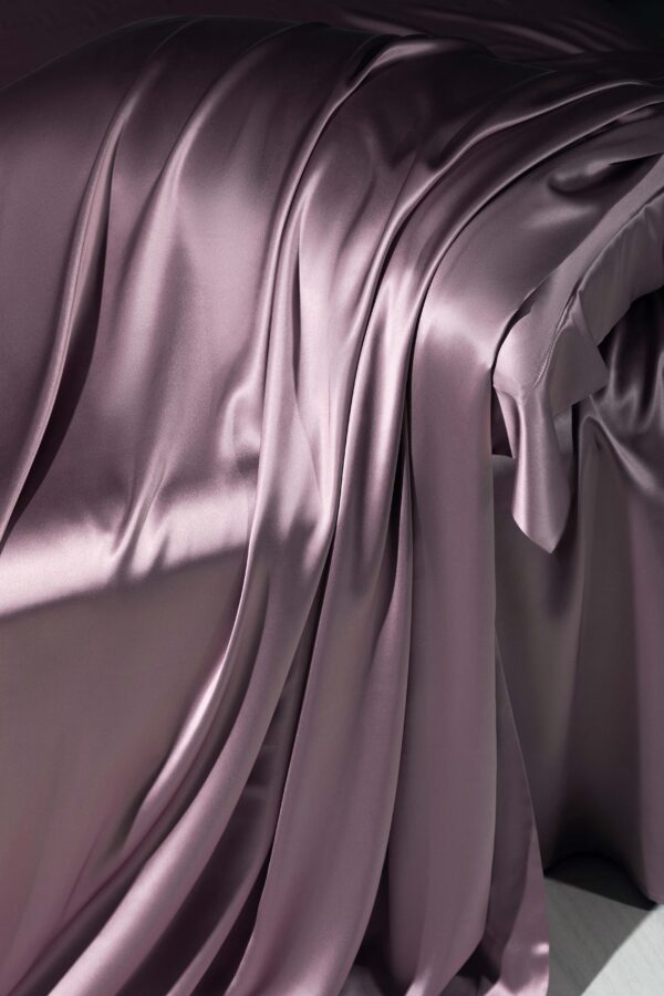 Lilac Purple 30 Momme 4PCs Silk Sheet Set - Image 4