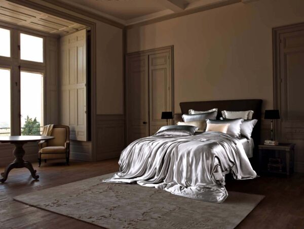 Silver Gray 25 Momme 4PCs Silk Sheet Set - Image 2