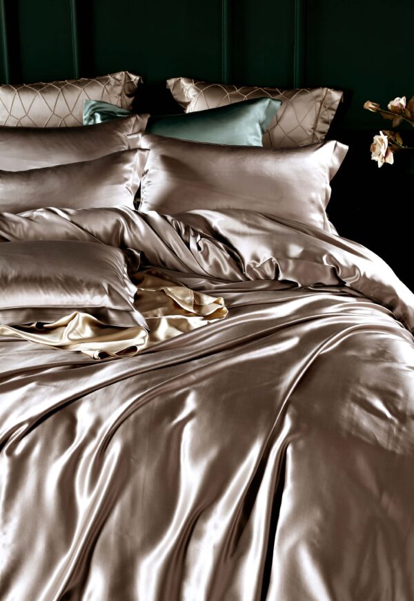 Luxury Dark Gold 25 Momme 4PCs Silk Sheet Set - Image 3