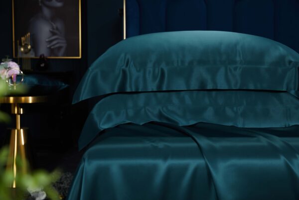 Peacock Blue 30 Momme 4PCs Silk Sheet Set - Image 3